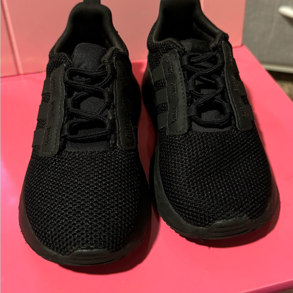 Adidas barely worn like new 9c black